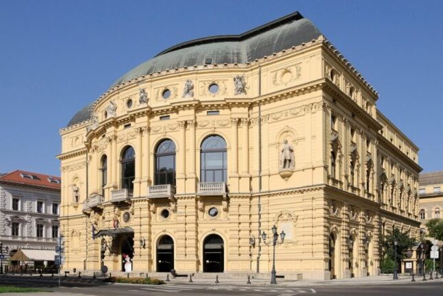 A Szegedi Nemzeti Színház épülete - forrás: Wikipedia